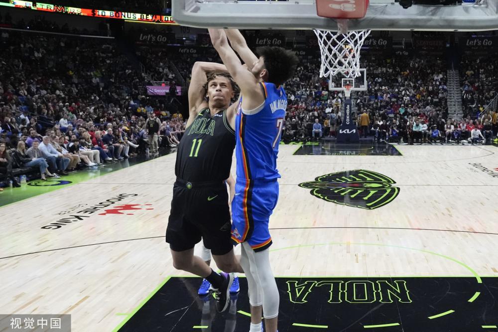 把目光锁定 把目光锁定